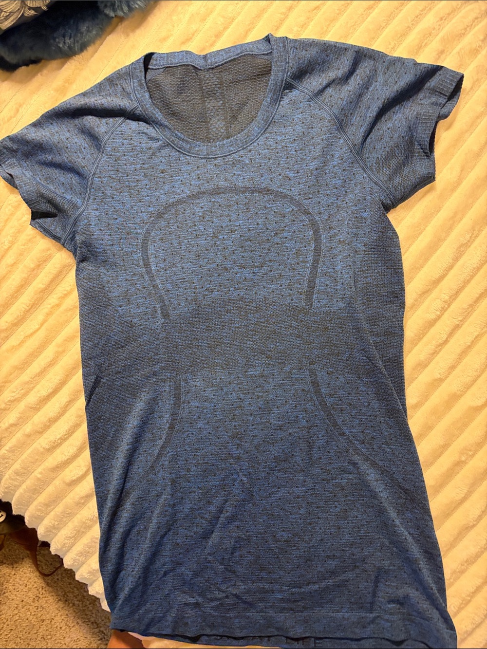 Lululemon short sleeve swiftly, size 8